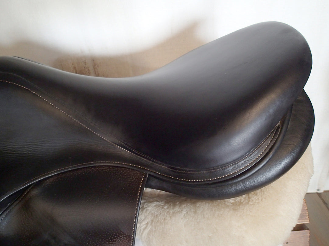 18" Voltaire Palm Beach Saddle - 2018 - 3AA Flaps - 4.5" dot to dot - Pro Panels (106)