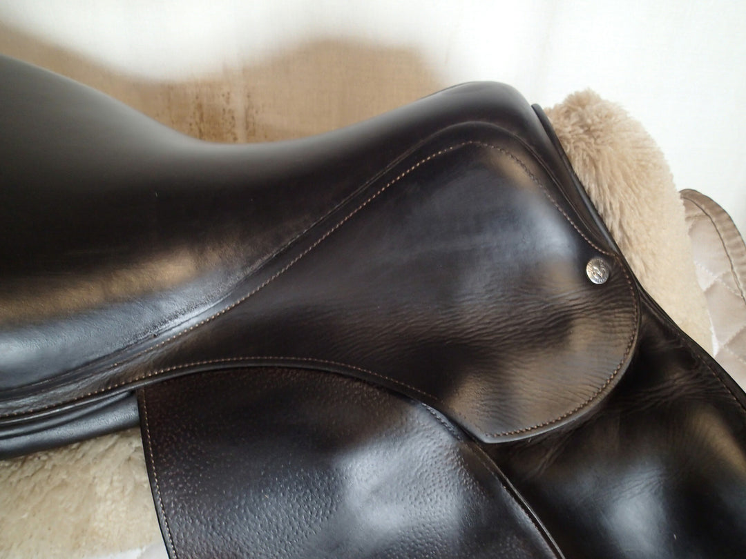 18" Voltaire Palm Beach Saddle - 2018 - 3AA Flaps - 4.5" dot to dot - Pro Panels (106)