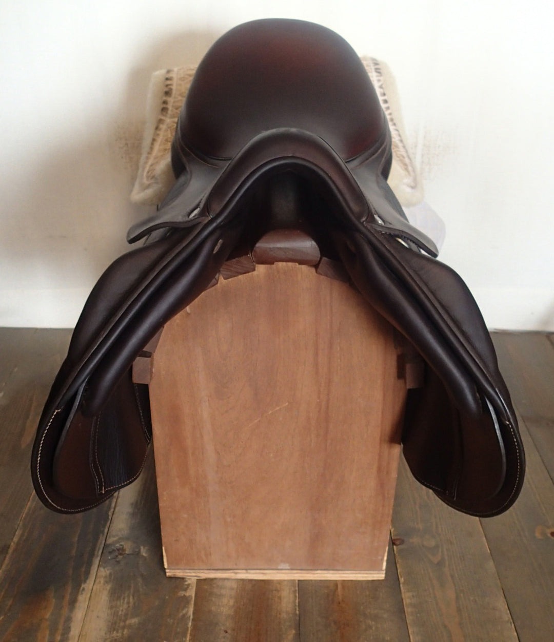 16.5" Antares Hero Saddle - Full Buffalo - 2023 - 5" dot to dot (112)