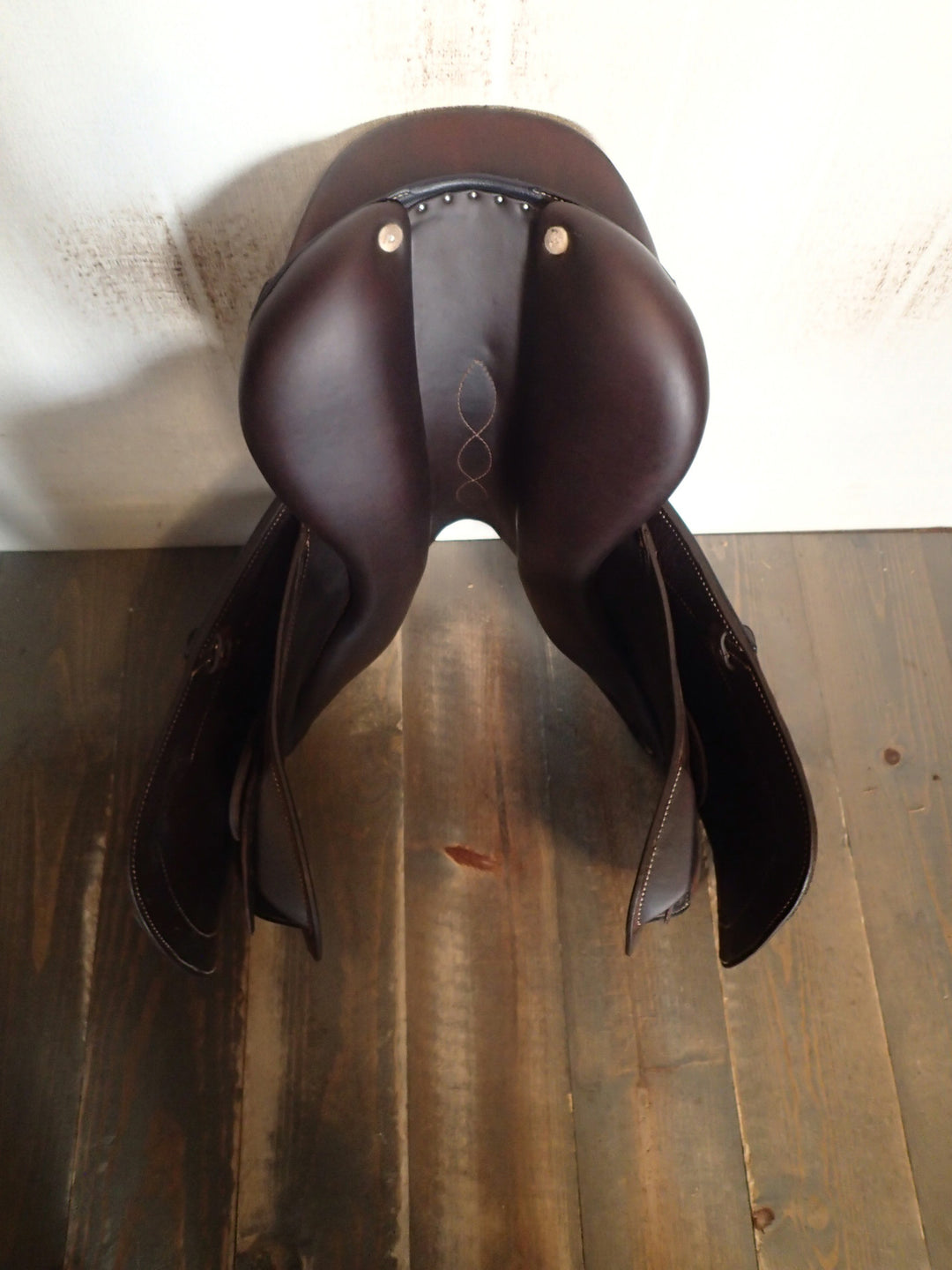 16.5" Antares Hero Saddle - Full Buffalo - 2023 - 5" dot to dot (112)