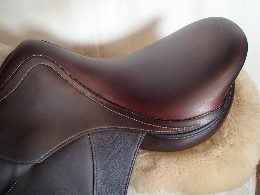 16.5" Antares Hero Saddle - Full Buffalo - 2023 - 5" dot to dot (112)