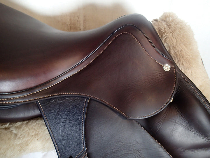 16.5" Antares Hero Saddle - Full Buffalo - 2023 - 5" dot to dot (112)