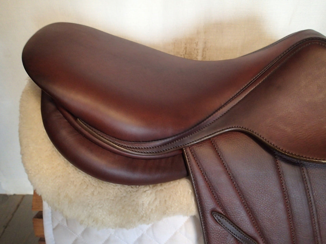 17" Butet Premium Saddle - Full Calfskin - 2015 - P Seat - 2.25 Flaps - 4.5" dot to dot (114)