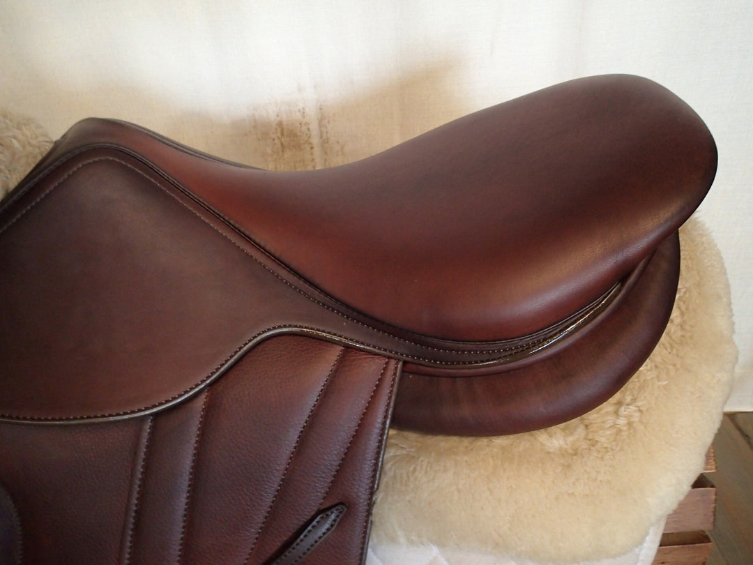 17" Butet Premium Saddle - Full Calfskin - 2015 - P Seat - 2.25 Flaps - 4.5" dot to dot (114)