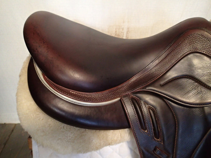 17.5" Devoucoux Biarritz Lab Saddle - Full Buffalo - 2023 - 2A Flaps - 4.5" dot to dot (116)