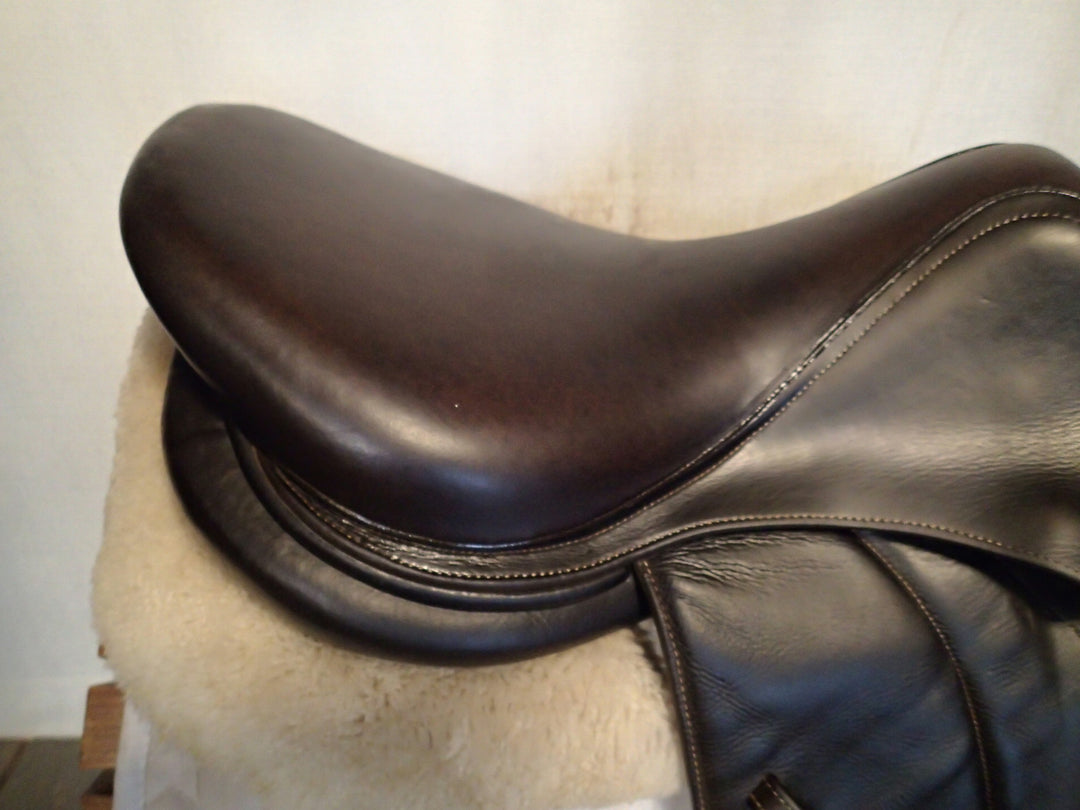 17" Voltaire Palm Beach Saddle - Full Buffalo - 2021 - 2A Flaps - 4.75" dot to dot - Pro Panels (120)