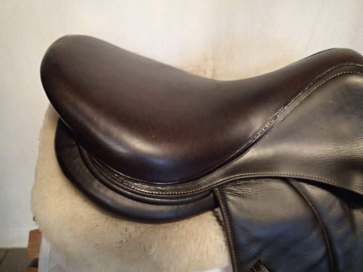 17" Voltaire Palm Beach Saddle - Full Buffalo - 2021 - 2A Flaps - 4.75" dot to dot - Pro Panels (120)
