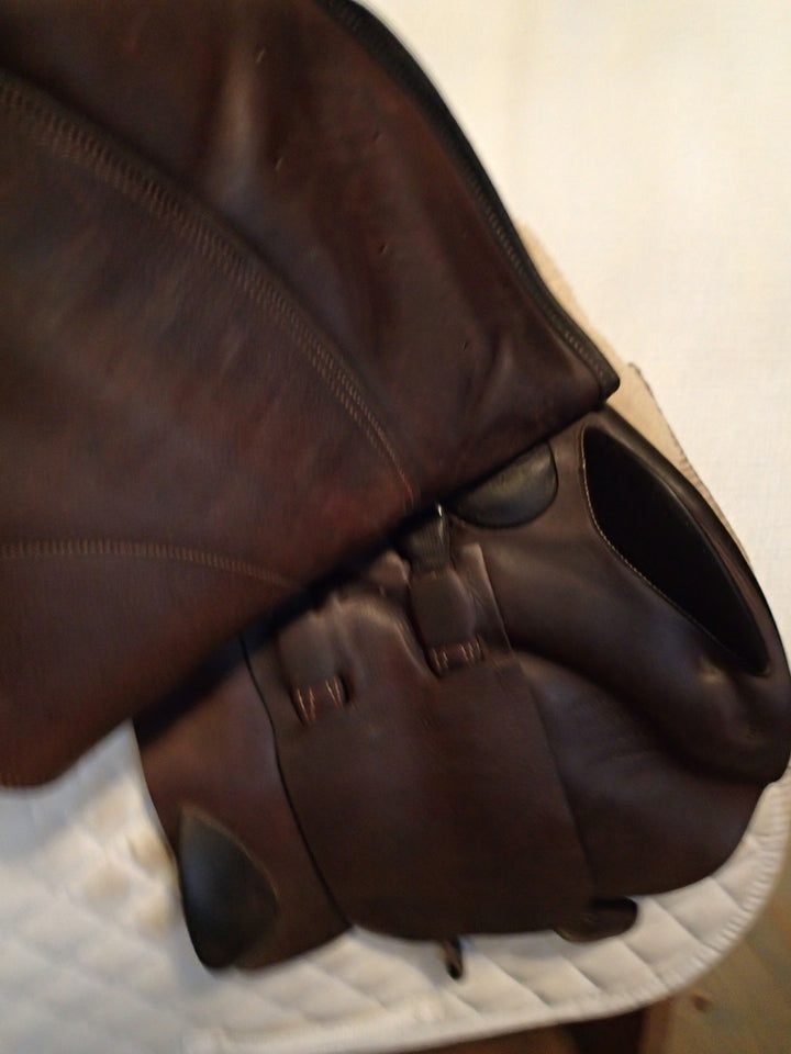 17" Voltaire Palm Beach Saddle - Full Buffalo - 2021 - 2A Flaps - 4.75" dot to dot - Pro Panels (120)