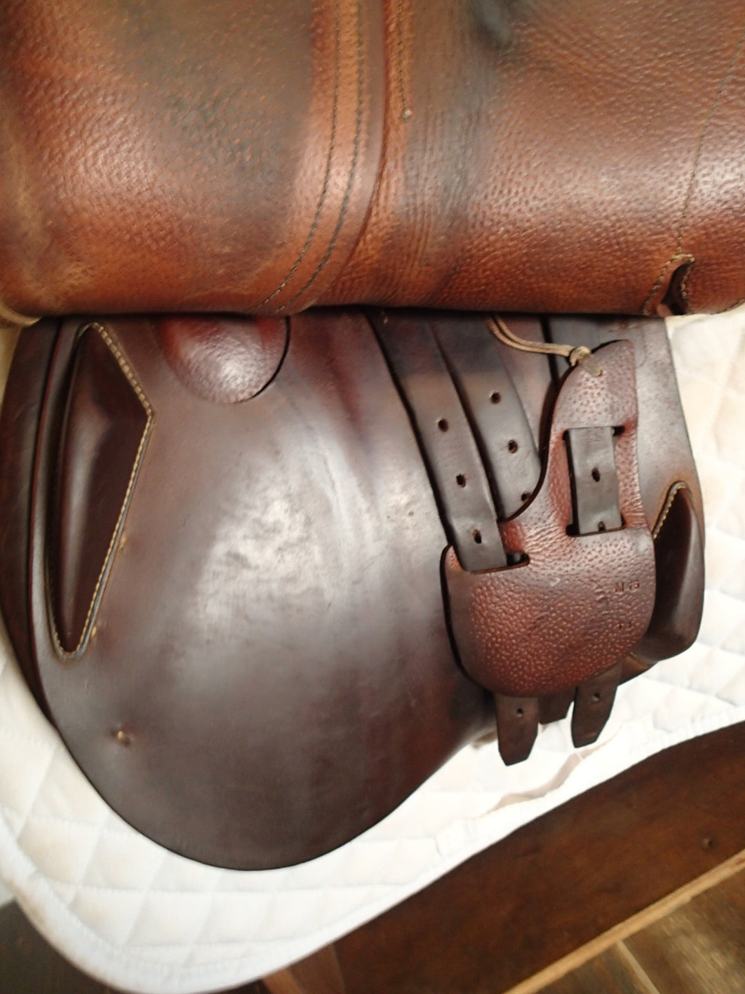 17" Antares Evolution Saddle - Full Buffalo - 2014 - 2N Flaps - 4.75" dot to dot (124)