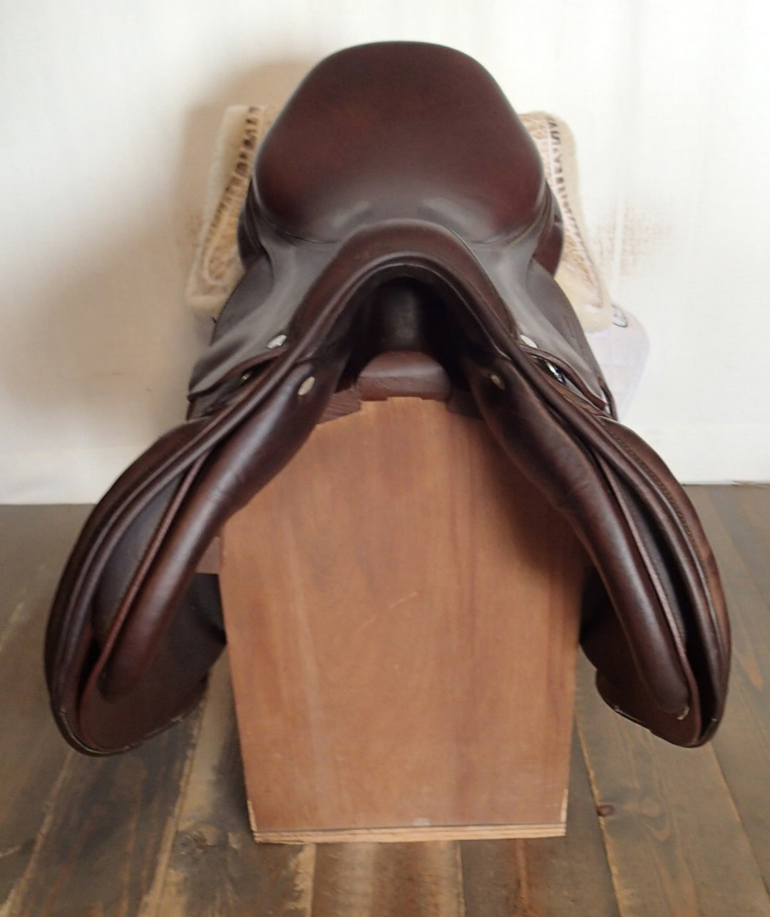 17" Antares Evolution Saddle - Full Buffalo - 2014 - 2N Flaps - 4.75" dot to dot (124)