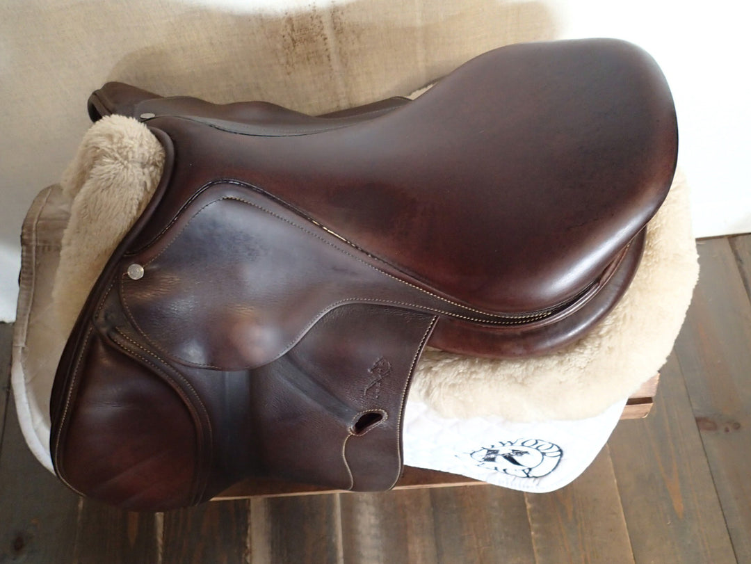 17" Antares Evolution Saddle - Full Buffalo - 2014 - 2N Flaps - 4.75" dot to dot (124)