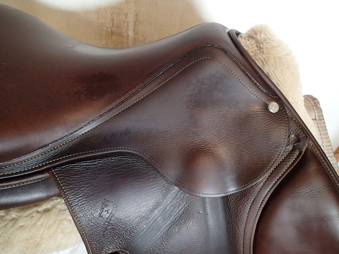 17" Antares Evolution Saddle - Full Buffalo - 2014 - 2N Flaps - 4.75" dot to dot (124)