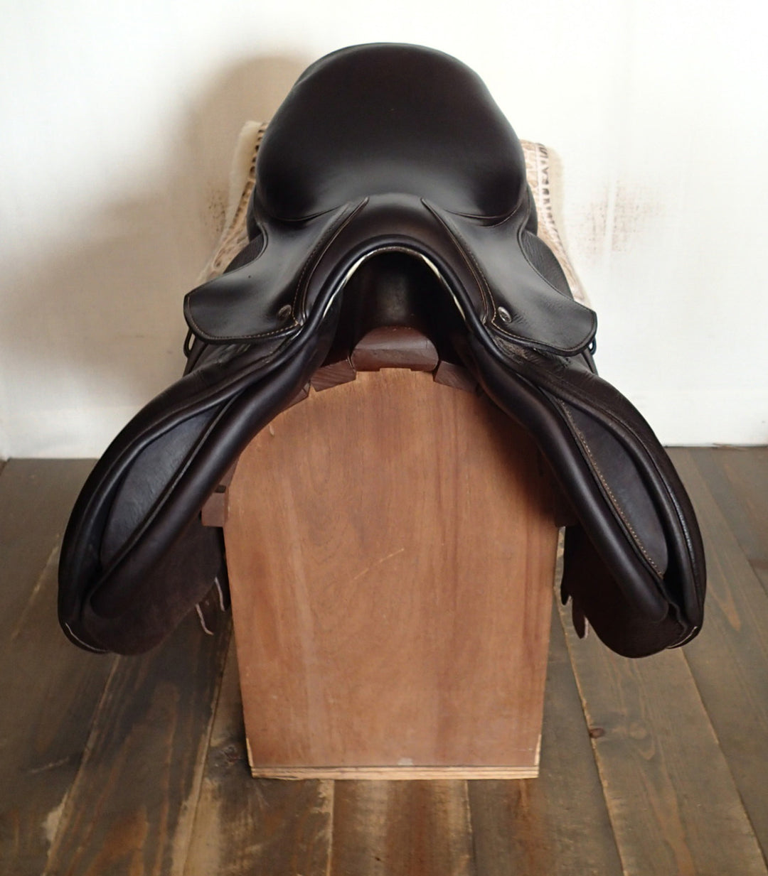 16" Voltaire Palm Beach Saddle - Full Buffalo - 2023 - 2A Flaps - 4.75" dot to dot - FIN Panels (125)