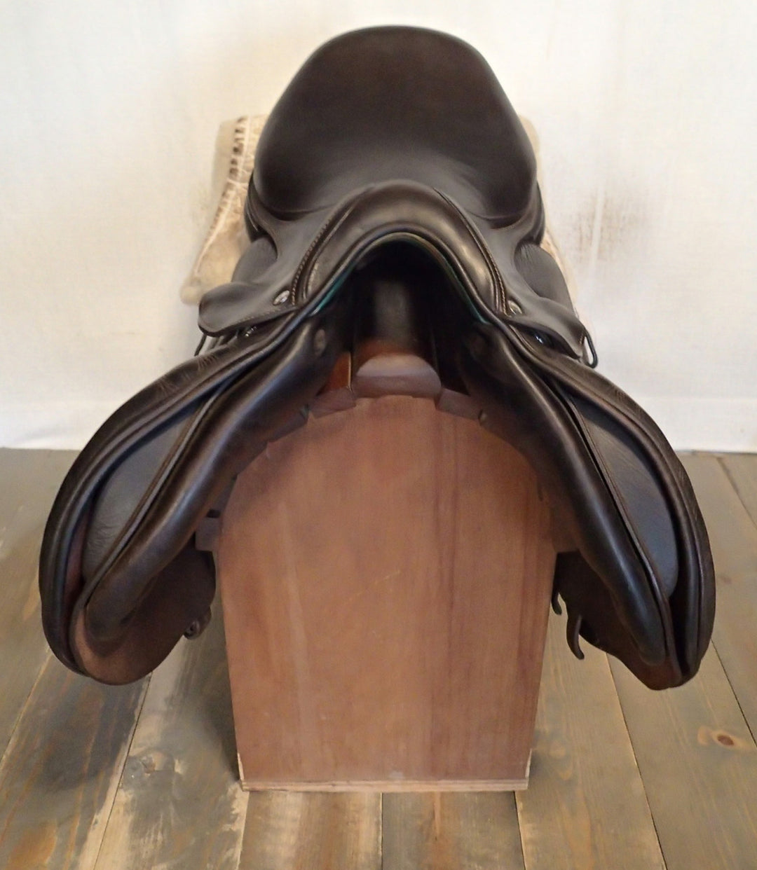 17" Voltaire Palm Beach Saddle - Full Buffalo - 2021 - 2AA Flaps - 4.5" dot to dot - Pro Panels (126)