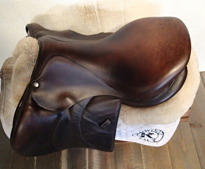 17" Voltaire Palm Beach Saddle - Full Buffalo - 2017 - 2A Flaps - 4.75" dot to dot - Pro Panels (127)