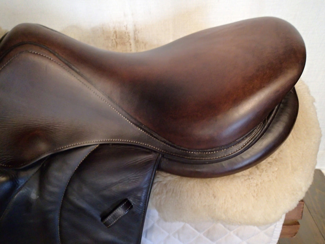 17" Voltaire Palm Beach Saddle - Full Buffalo - 2017 - 2A Flaps - 4.75" dot to dot - Pro Panels (127)