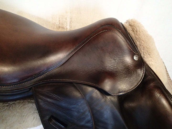 17" Voltaire Palm Beach Saddle - Full Buffalo - 2017 - 2A Flaps - 4.75" dot to dot - Pro Panels (127)