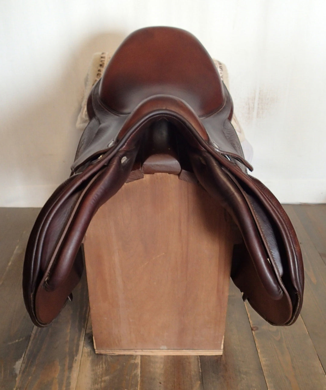 17" Antares Connexion Saddle - Full Buffalo - 2020 - 2AB Flaps - 5" dot to dot (133)