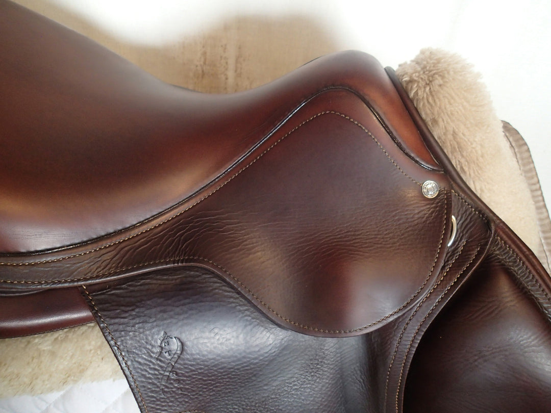 17" Antares Connexion Saddle - Full Buffalo - 2020 - 2AB Flaps - 5" dot to dot (133)