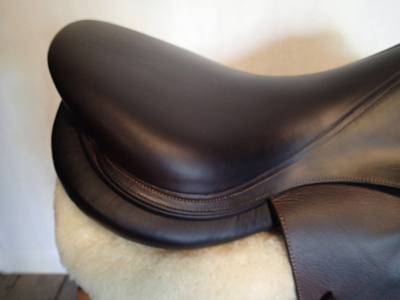 18" Voltaire Palm Beach Saddle - 2017 - 3AA Flaps - 4.75" dot to dot - Pro Panels