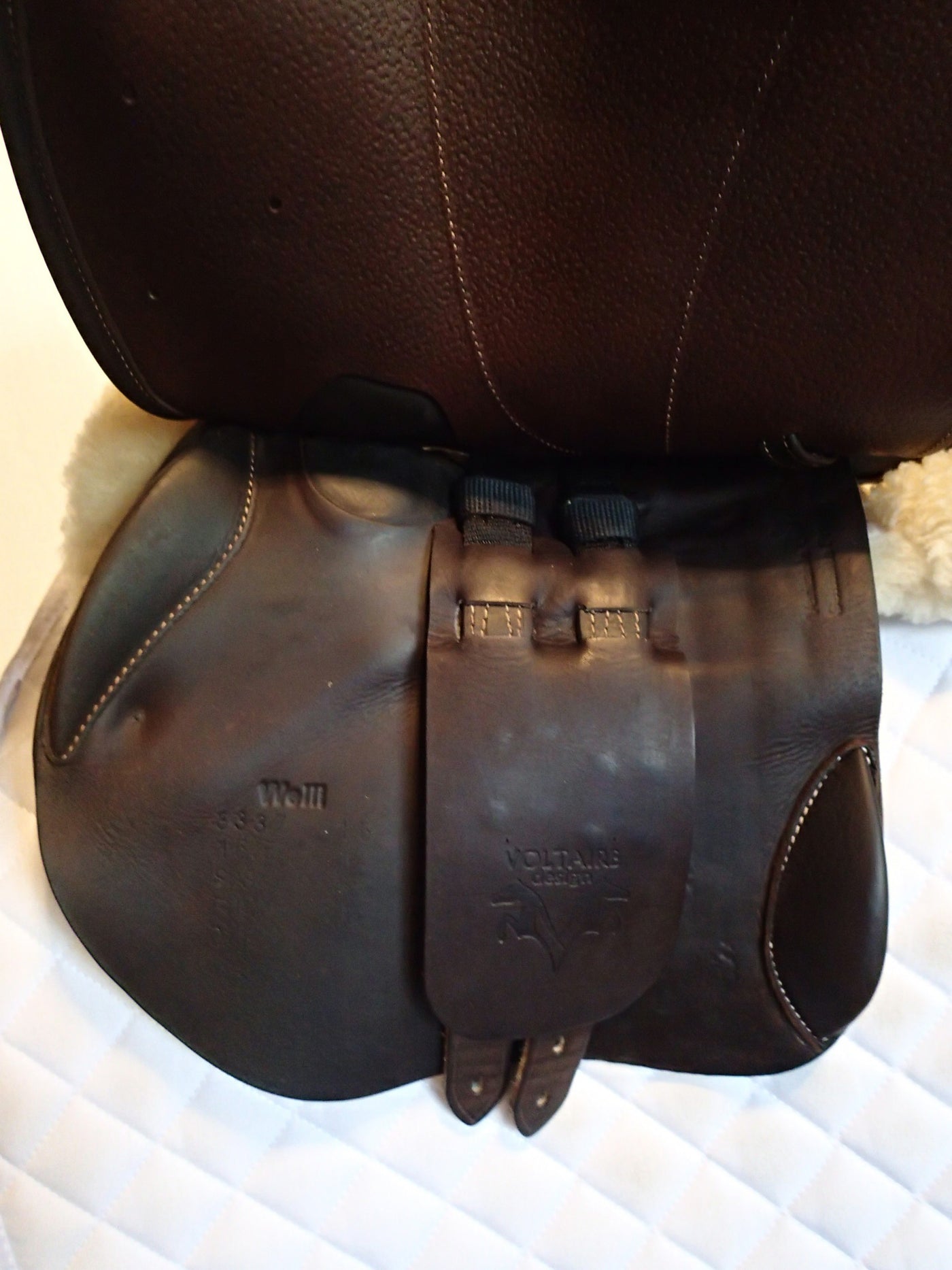 15" / 15.5" Voltaire Welli Saddle - Full Buffalo - 2015 - 1A Flaps - 4.75" dot to dot - FIN Panels