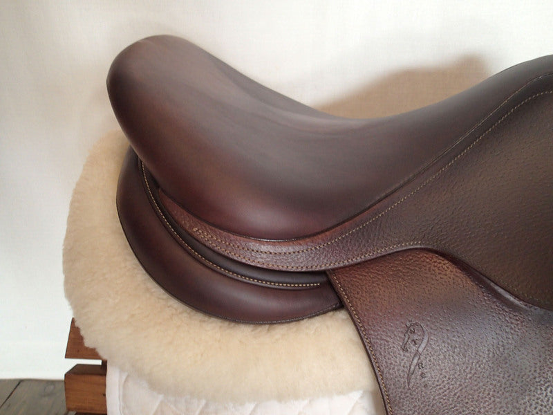 16.5" Antares Saddle - 2011 - 1N Flaps - 4.5" dot to dot