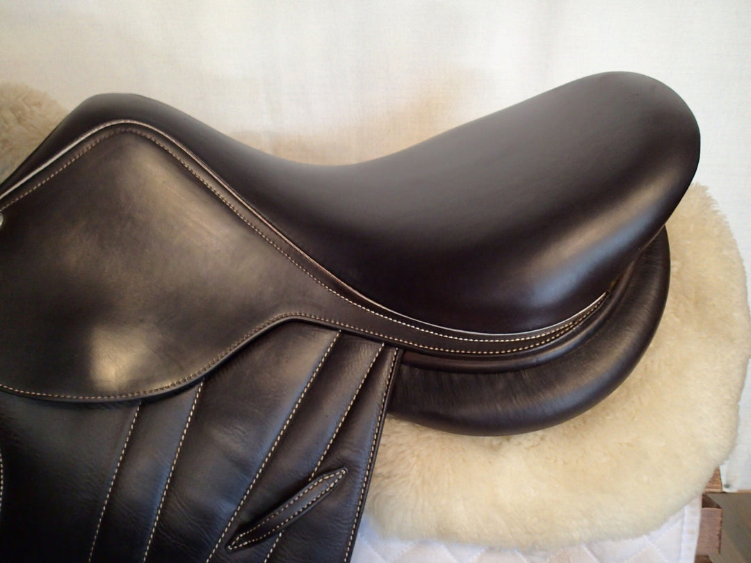 16" Butet Premium Saddle - Full Calfskin - 2020 - M Seat - 1.5 Flaps - 4.5" dot to dot