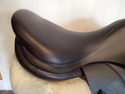 18" Voltaire Palm Beach Saddle - Full Buffalo - 2013 - 3AAA Flaps - 4.75" dot to dot - Pro Panels