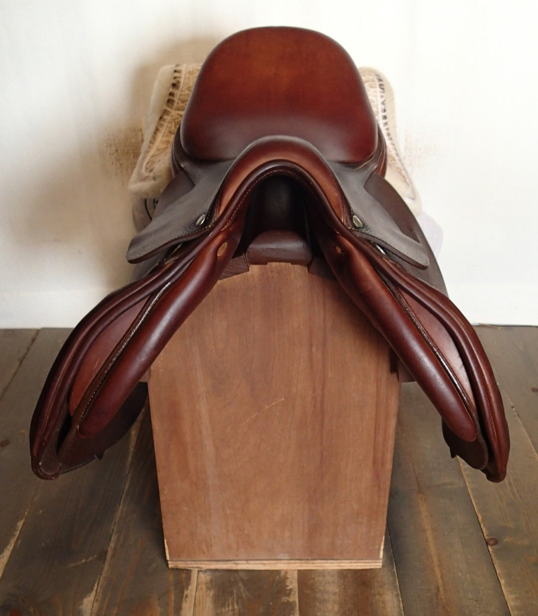 16" Butet Saddle - 2007 - L Seat - 0C Flaps - 4.5" dot to dot (143)