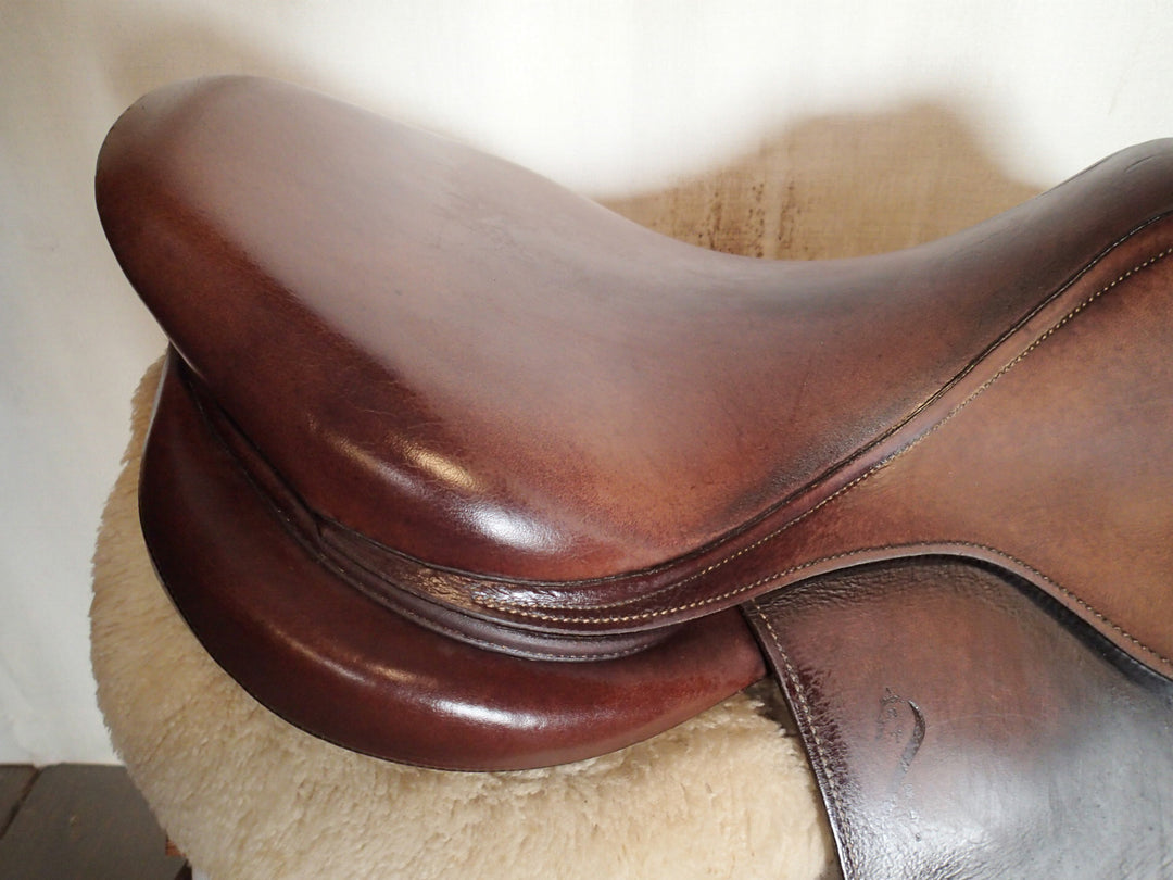 17.5" Antares Evolution Saddle - Full Buffalo - 2017 - 3A Flaps - 4.5" dot to dot (144)