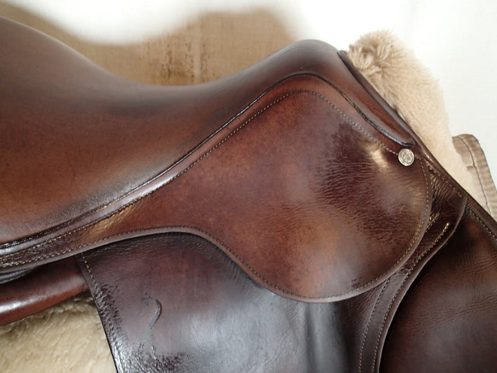 17.5" Antares Evolution Saddle - Full Buffalo - 2017 - 3A Flaps - 4.5" dot to dot (144)