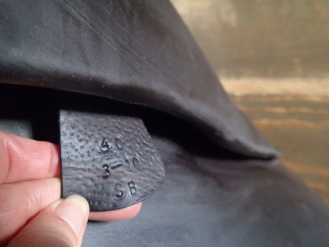 17.5" Devoucoux Biarritz Lab Saddle - Full Buffalo - 2020 - 2A Flaps - 4.75" dot to dot (154)