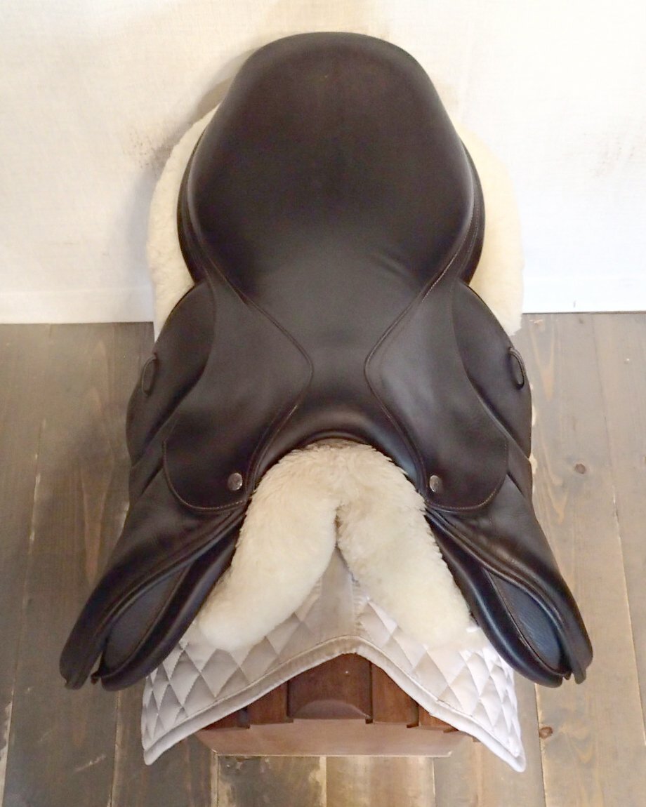 17" Voltaire Palm Beach Saddle - Full Buffalo - 2022 - 1A Flaps - 4.75" dot to dot - FIN Panels