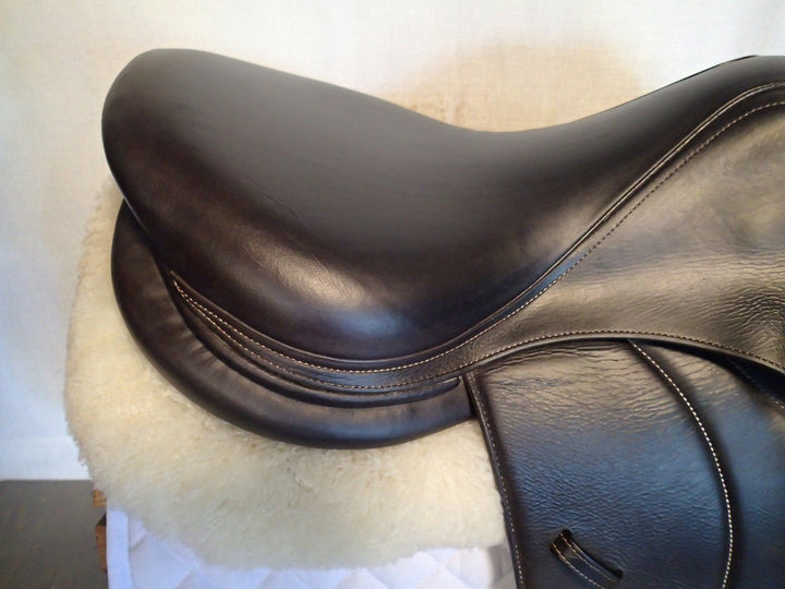 17" Voltaire Palm Beach Saddle - Full Buffalo - 2022 - 1A Flaps - 4.75" dot to dot - FIN Panels