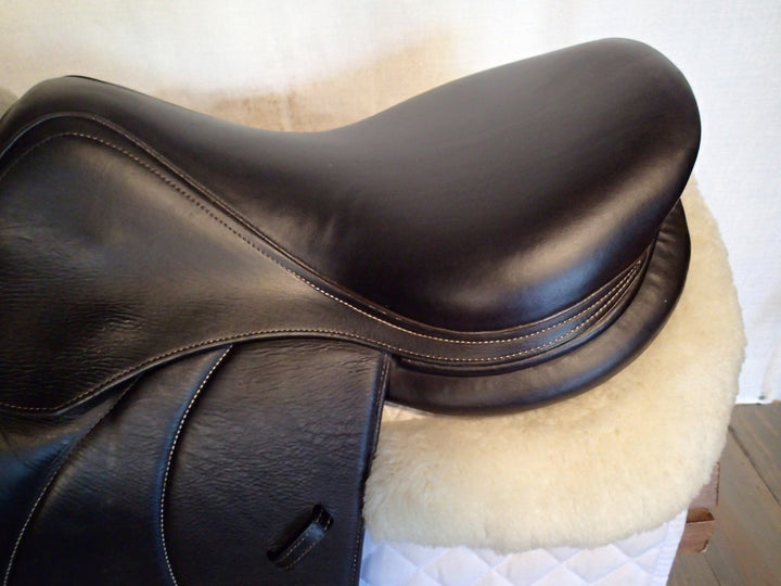 17" Voltaire Palm Beach Saddle - Full Buffalo - 2022 - 1A Flaps - 4.75" dot to dot - FIN Panels