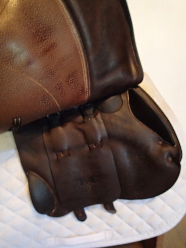 17" Voltaire Palm Beach Saddle - Full Buffalo - 2022 - 1A Flaps - 4.75" dot to dot - FIN Panels