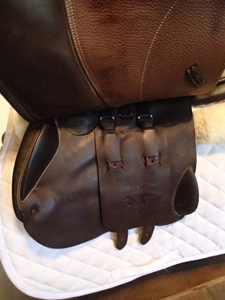 17" Voltaire Palm Beach Saddle - Full Buffalo - 2022 - 1A Flaps - 4.75" dot to dot - FIN Panels