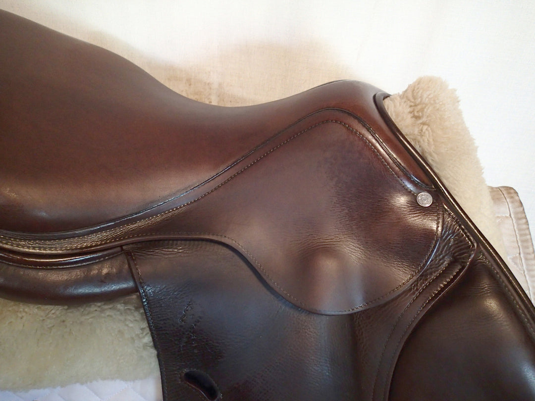 17" Antares Evolution Saddle - Full Buffalo - 2014 - 2A Flaps - 5" dot to dot