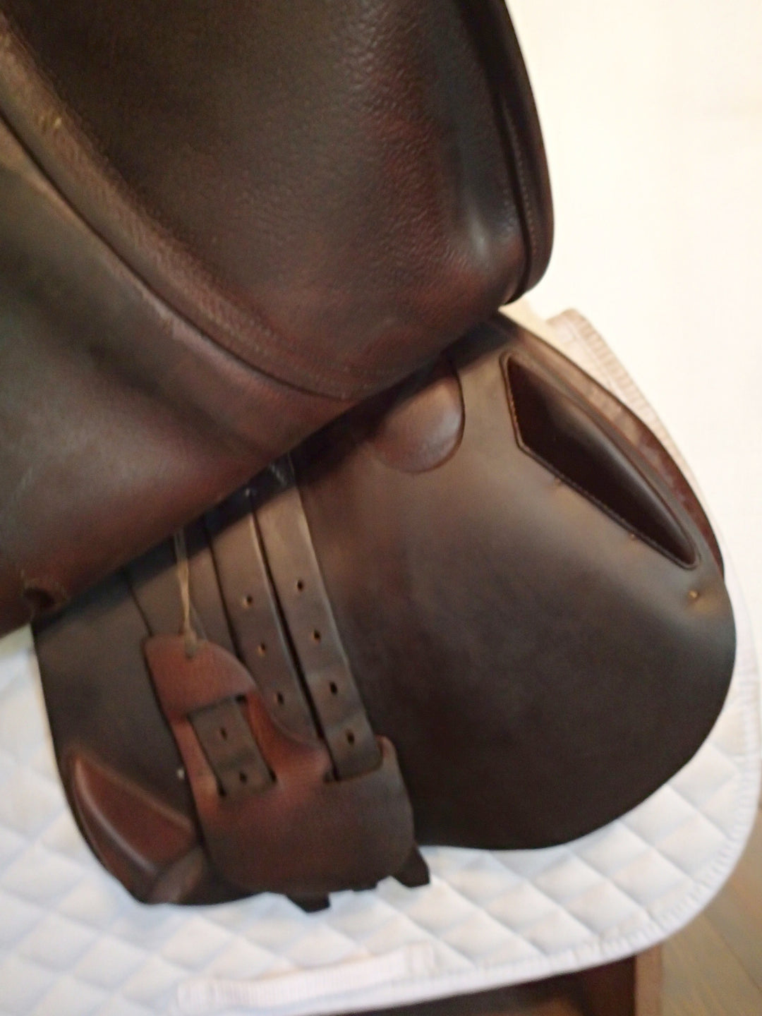 17" Antares Evolution Saddle - Full Buffalo - 2014 - 2A Flaps - 5" dot to dot