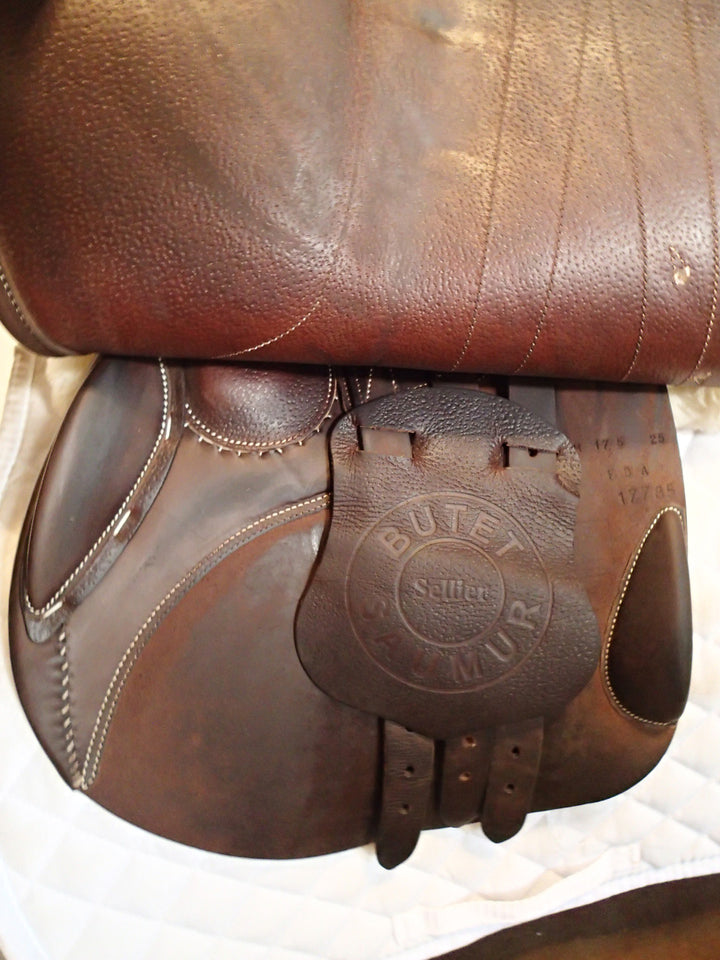 17.5" Butet Premium Saddle - Full Calfskin - 2020 - M Seat - 2.25 Flaps - 4.5" dot to dot