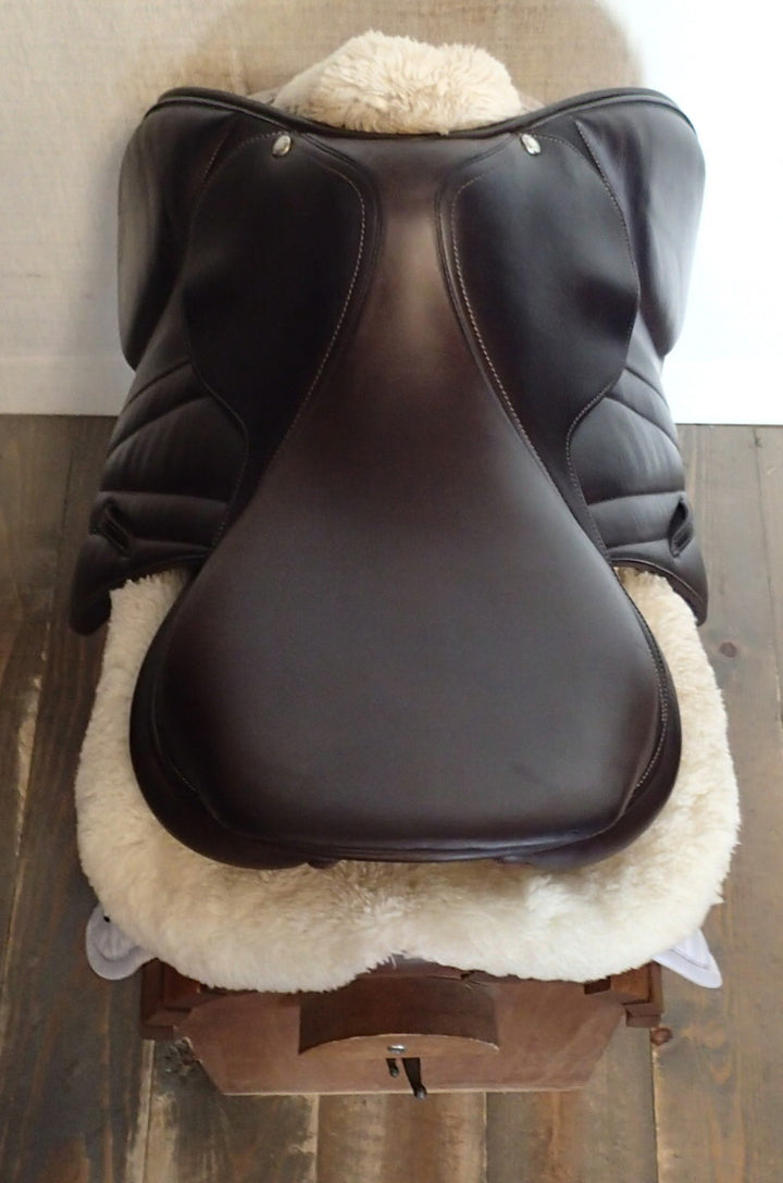 17.5" Butet Premium Saddle - Full Calfskin - 2020 - M Seat - 2.25 Flaps - 4.5" dot to dot