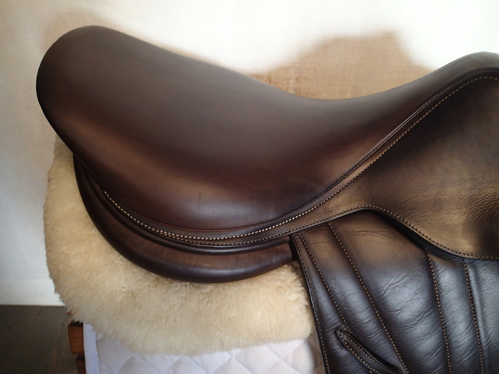 17.5" Butet Premium Saddle - Full Calfskin - 2020 - M Seat - 2.25 Flaps - 4.5" dot to dot