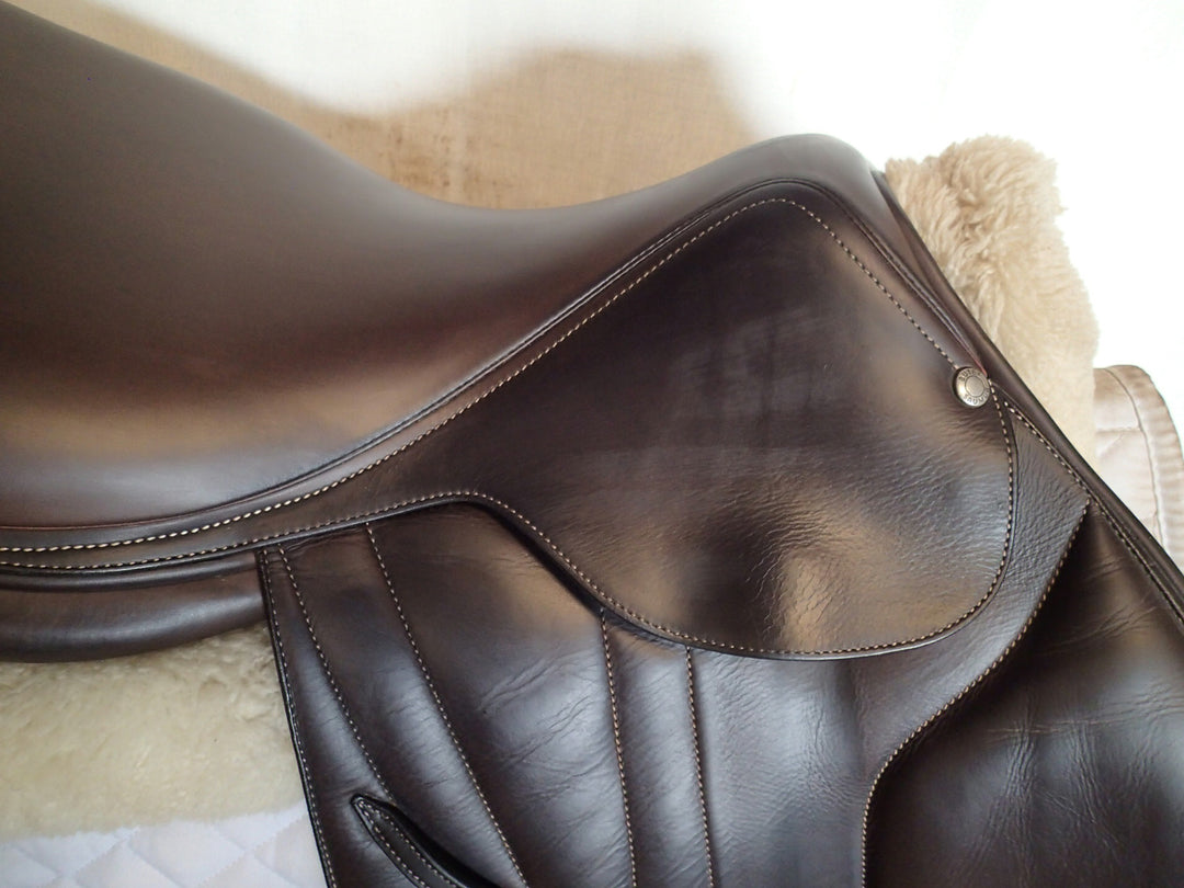 17.5" Butet Premium Saddle - Full Calfskin - 2020 - M Seat - 2.25 Flaps - 4.5" dot to dot