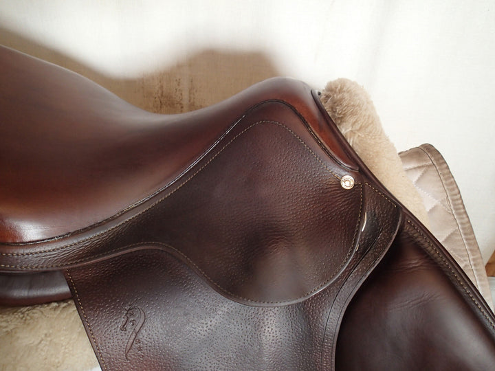 17" Antares Connexion Saddle - 2019 - 3AAB Flaps - 5" dot to dot (167)