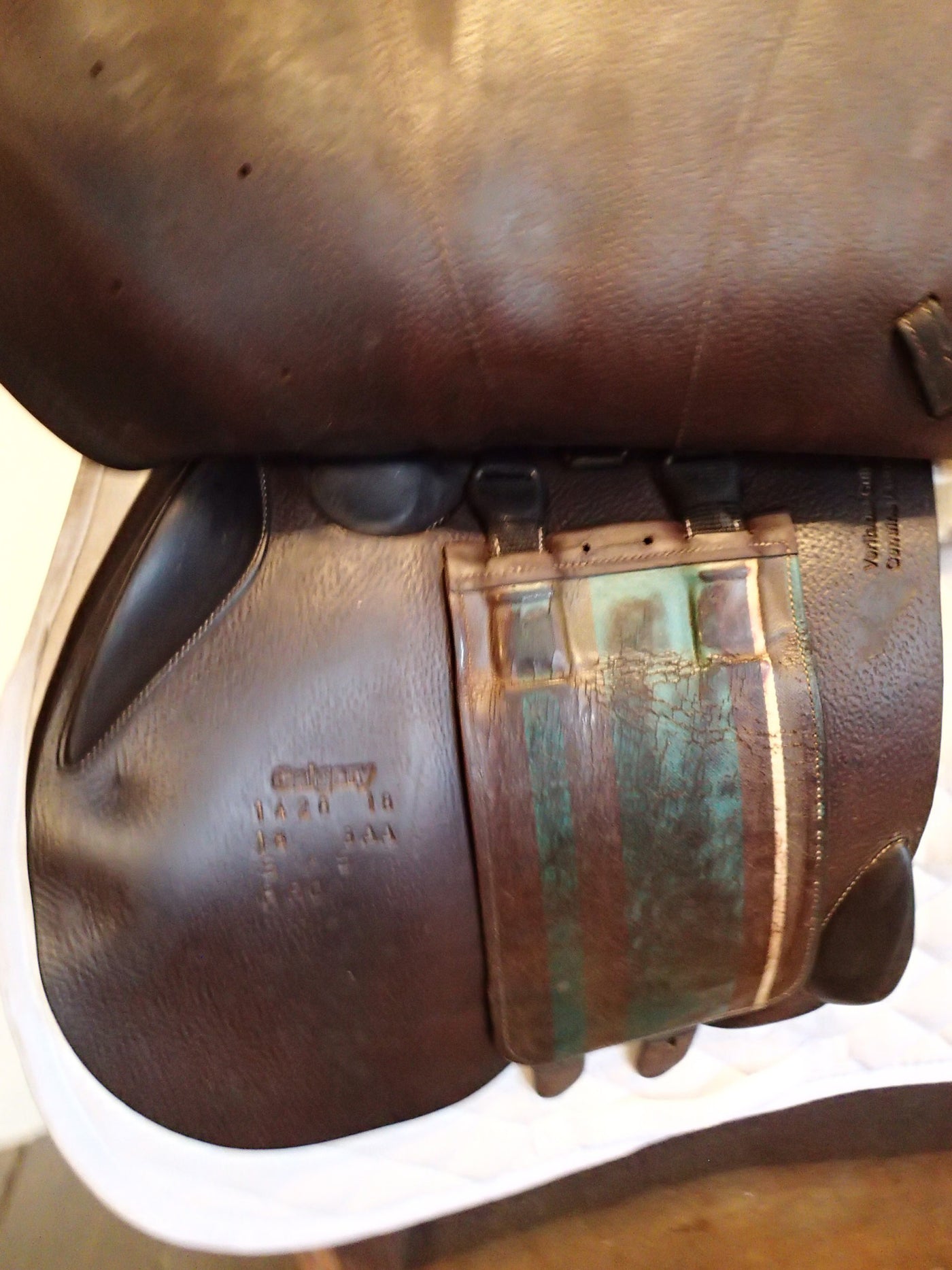 16" Voltaire Palm Beach Saddle - Full Buffalo - 2017 - 1A Flaps - 4.75" dot to dot - FIN Panels