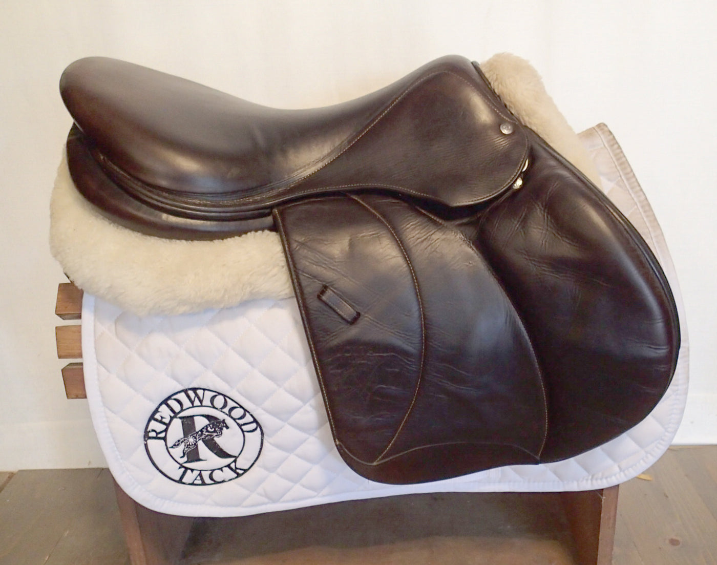 16" Voltaire Palm Beach Saddle - Full Buffalo - 2017 - 1A Flaps - 4.75" dot to dot - FIN Panels
