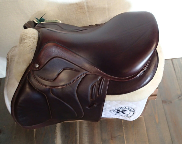 17.5" Devoucoux Biarritz Lab Saddle - Full Buffalo - 2022 - 3ABR Flaps - 4.75" dot to dot