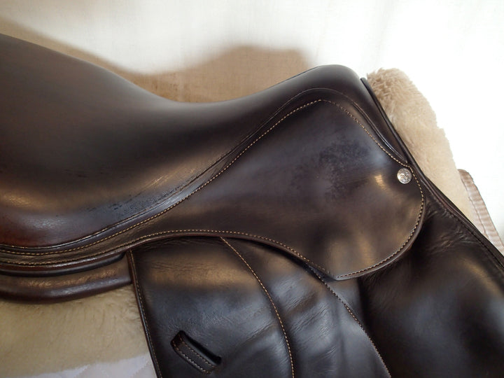 17.5 Voltaire Palm Beach Saddle - Full Buffalo - 2016 - 3AA Flaps - 4.75" dot to dot - Pro Panels