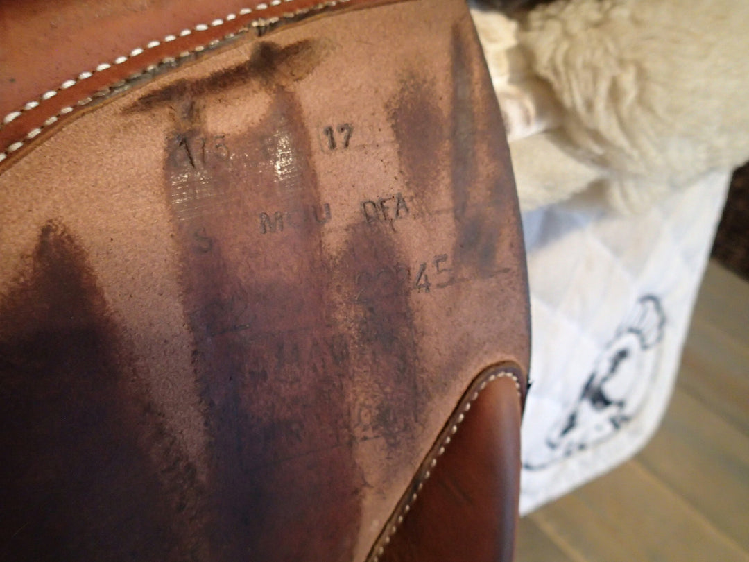 17" Butet Premium Saddle - Full Calfskin - 2022 - P Seat - 1.75 Flaps - 4.25" dot to dot (175)