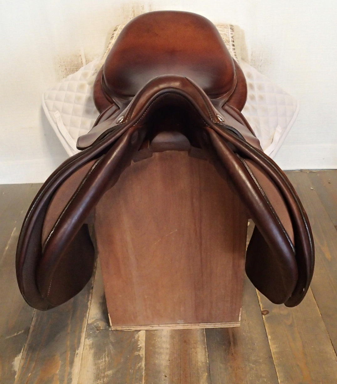 17" Butet Premium Saddle - Full Calfskin - 2022 - P Seat - 1.75 Flaps - 4.25" dot to dot (175)